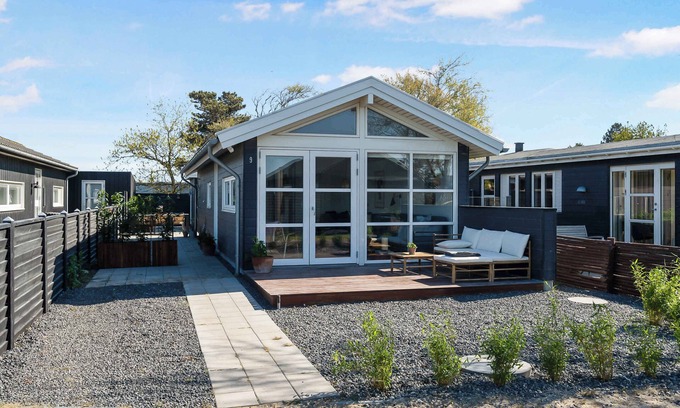 Karrebksminde House | Nice summer house near the water's edge
