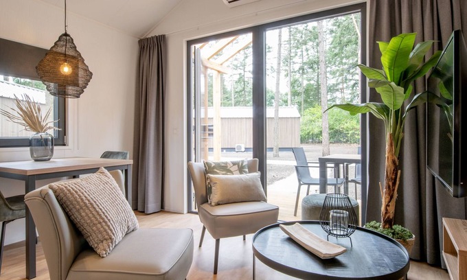 Municipality of Geldrop-Mierlo Ski Chalet | Nice tiny house with air conditioning, on a holiday park, 12 km. from Eindhoven