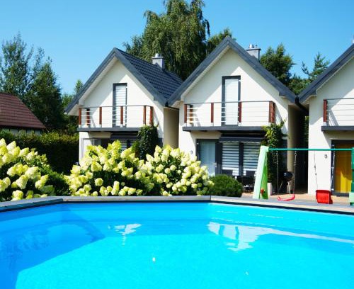 Zarnowica House | Niebiańskie Zacisze-Domki z Sauną i Basenem