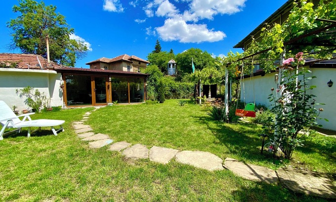 Devetaki House | Nikola's House