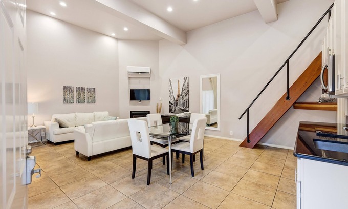 Point Loma Heights Villa | Nimitz & W Point Loma Blvd! Detached Studio Queen Sofa Bed, and loft w/Queen