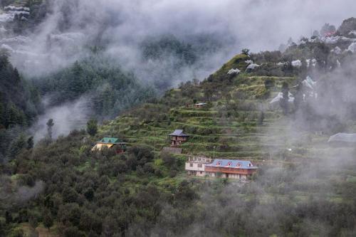 Rohru Bed & Breakfast | Nirvana Homes Rarta