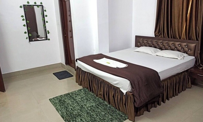 Sualkuchi Hotel | Nirvis Grand