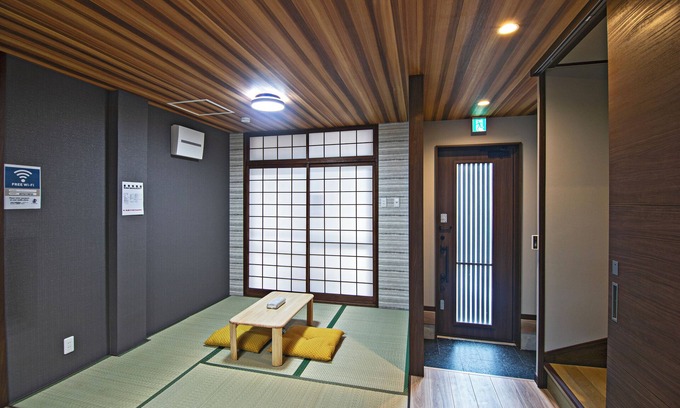 Shin-Osaka Apartment | Nishinaka House