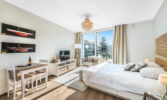 Carouge Apartment | Noirettes 24-7 Keyless Entry by Homenhancement