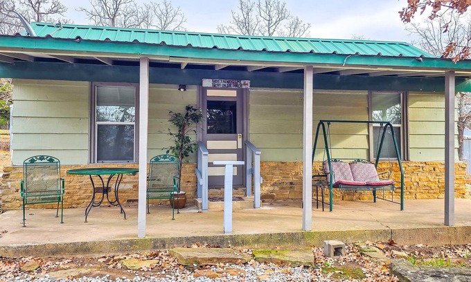 Longtown House | Nonie's Rustic Retreat I Cabin in Longtown