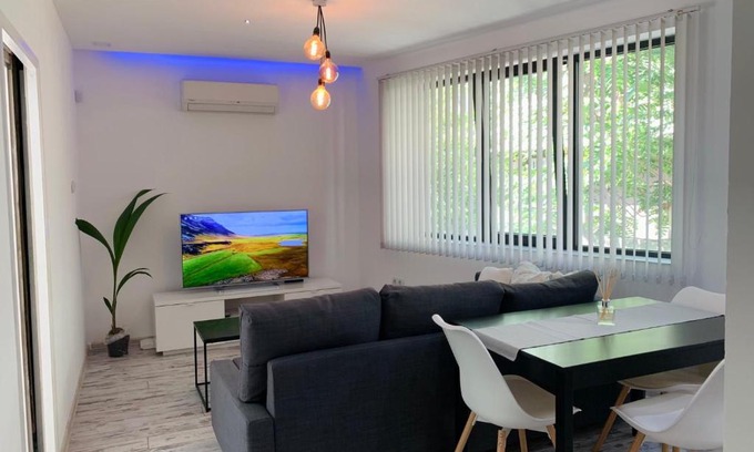 Lozenets Apartment | Nordic Style Apartment with Parking place