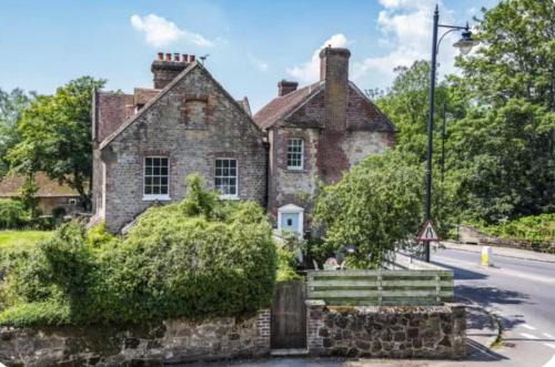 Easebourne House | Northmill Cottage - Charming 2 bed residential property with courtyard