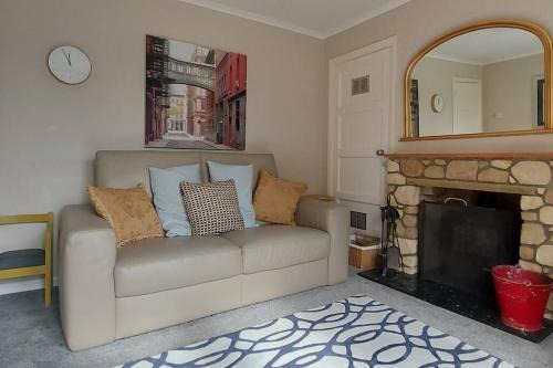 Thorpe St Andrew House | Norwich City, lovely 3 bed house, EV charger, arcade machine, free parking for 3 cars