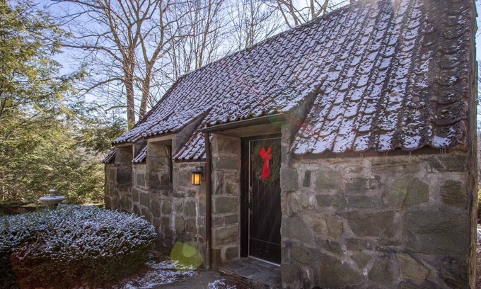 Tynecastle Cottage | Nostalgic Cottage near Grandfather Mountain