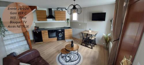 Breuillet Apartment | NOUVEAU : Rustik'House - À 2 pas de la Gare RER C