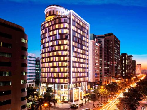 Dich Vong Hau Hotel | Novotel Suites Hanoi