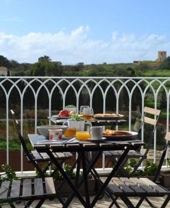 Dingli Bed & Breakfast | Number 33 - Bed & Breakfast