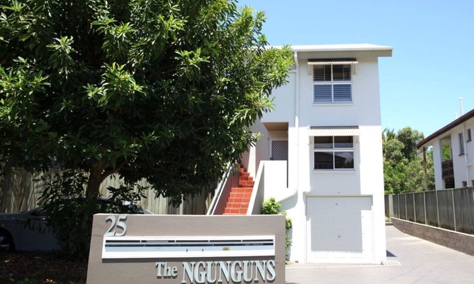 Dicky Beach House | Number One The Ngunguns