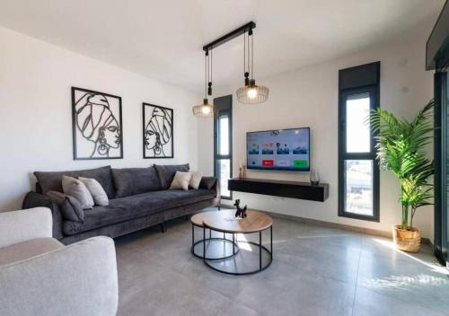 Or Yehuda Apartment | O&O Group - Luxury APT/3 BR/New Tower/Parking