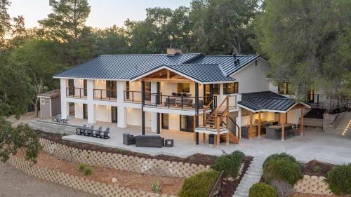 Templeton House | Oak and Vine Vineyard Estate