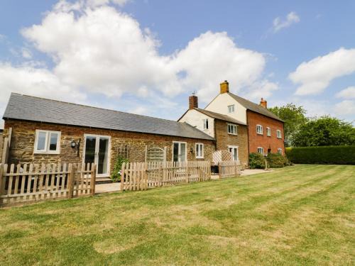 Daventry House | Oak Barn