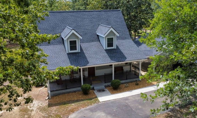 Cedar Bluff House | Oak Grove Cottage on Weiss Lake