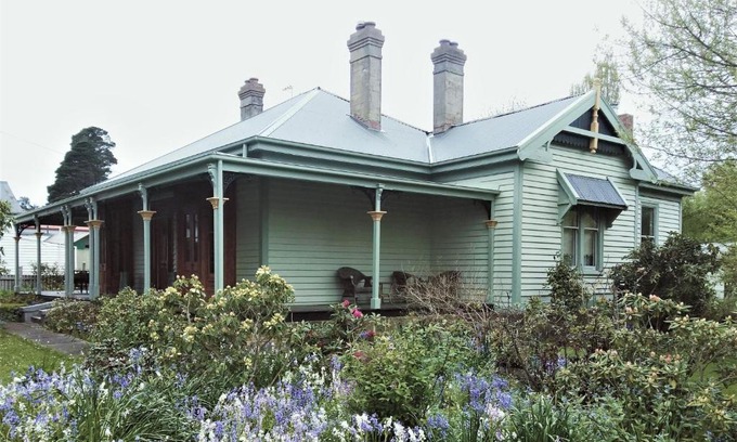 St Marys Bed & Breakfast | Oakdene Heritage Accommodation