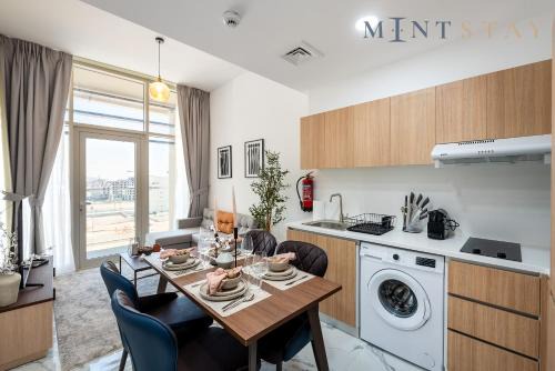Masdar City Apartment | Oasis 2, Masdar City, Abu Dhabi - Mint Stay