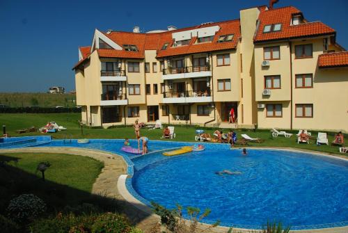 Avren Apartment | Oasis Beach Apartments Kamchia
