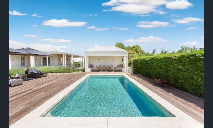 Flinders House | Oasis of Flinders is a rare gem