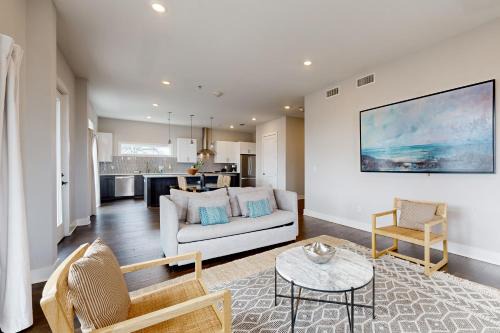 Chestnut Hill Apartment | Oasis on 2nd #302