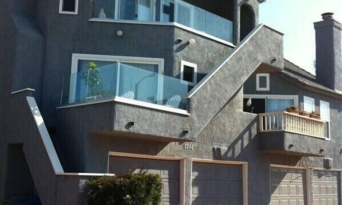Oxnard Shores House | Ocean and Beach View Townhouse at Mandalay Beach in Oxnard, California