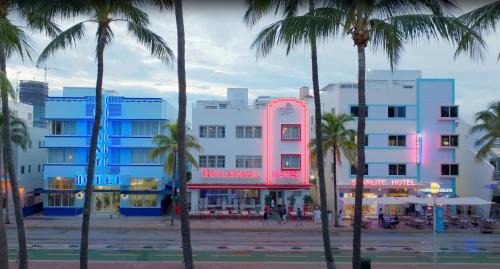 Flamingo/Lummus Apartment | Ocean Drive South Beach Miami
