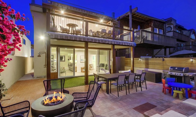 South Mission Beach House | Ocean Front * 3 Water View Patios * A/C