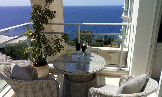 Sao Martinho Apartment | Ocean front facing luxury apartment in excellent location- Roda Mar