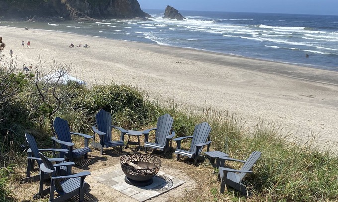 Neskowin House | Ocean Front, Hot tub, theater room, game room, Wifi, All king beds