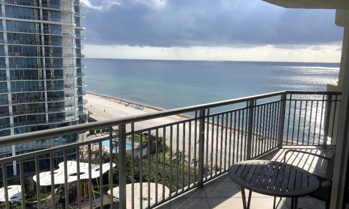 Sunny Isles Beach Hotel | Ocean Front in Aventura direct to the Ocean, Sleeps 4 Adults,