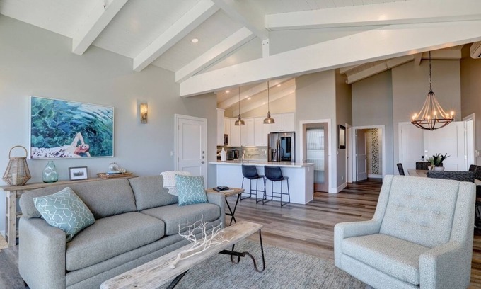 Morro Bay Condo | Ocean front, rock view: Salty Sister 3Bdrm with outdoor patios to gather