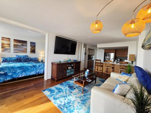 Waikiki Apartment | Ocean & Marina View Suite