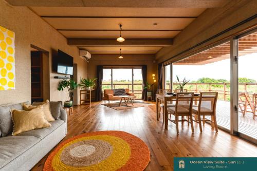 Shiraho Villa | Ocean Palm Villa Ishigaki - Ocean Views and Starry Nights
