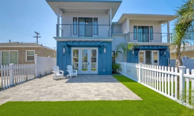 Imperial Beach House | Ocean view 3-Bedroom just steps from the sand