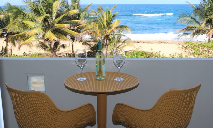 Tierras Nuevas Saliente Apartment | Ocean View Apartament with Patio/BBQ/WIFI, BeachFront