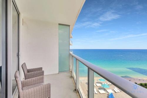 Hollywood South Central Beach Apartment | Ocean View Balcony Beachfront Resort Amazing Pools