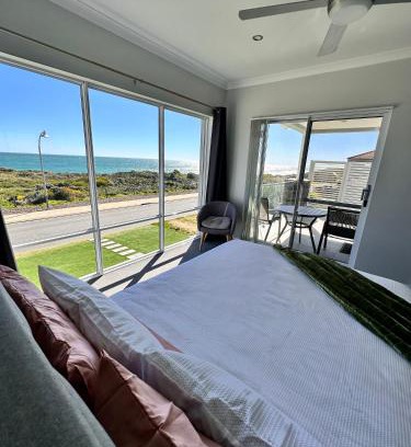 Halls Head House | Ocean View Beach House !