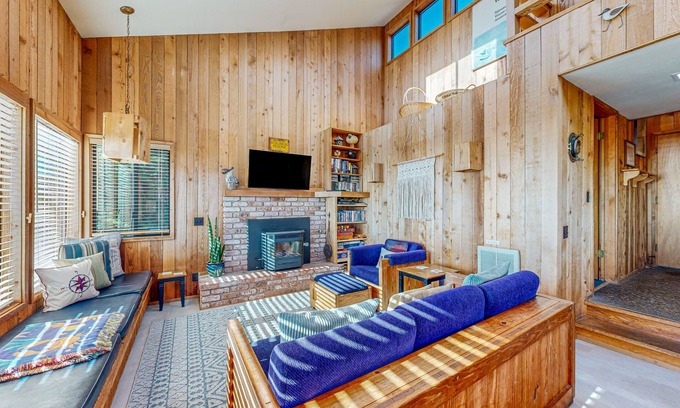 Sea Ranch House | Ocean-View Getaway w/Shared Pools, Tennis & Saunas - Two Dogs Welcome