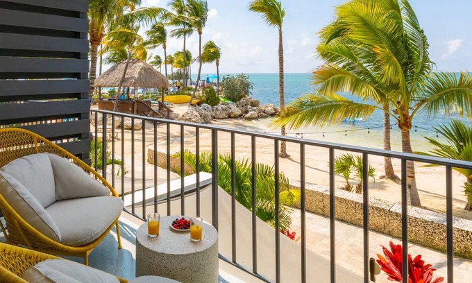 Islamorada Hotel | Ocean View Guest Room, 1 King, Balcony | Pool
