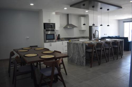 Primo Tapia House | Ocean View Home Mision Viejo KM50 Gated Security