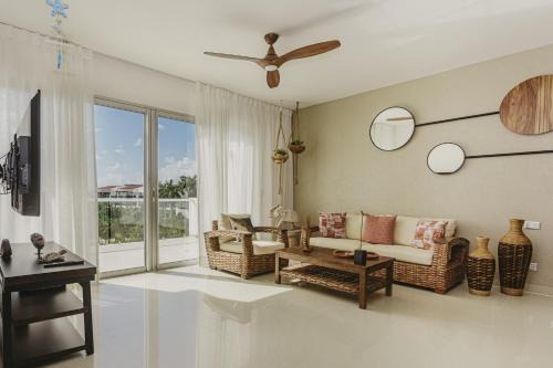 Jimenez Apartment | Ocean View Penthouse Casa Galicia 634N condo
