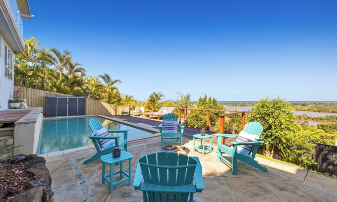 Banora Point Apartment | Ocean views/minutes to Kingy & Cooly/has pool/pet friendly/pretty inside & out
