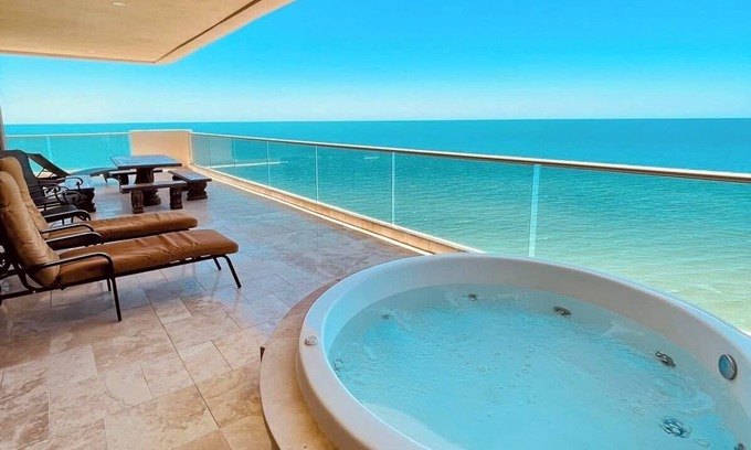 Las Conchas Condo | Ocean Wrap Around Oceanfront Balcony at Tessoro