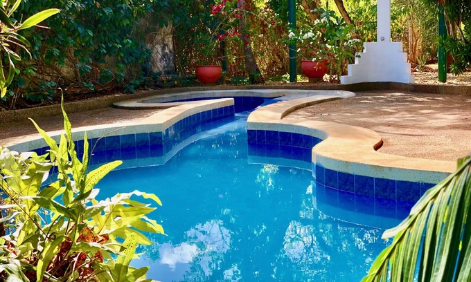 Punta Sur House | Oceanfront 4 Bedroom House with Swimming Pool