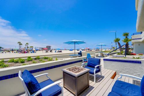 South Mission Beach House | Oceanfront Condo with Front Patio, Gas Grill, Fire Pit - Prime Location!