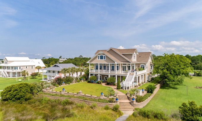 Newport Apartment | Oceanfront/Intercoastal Waterway