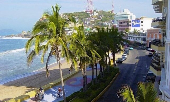 Downtown Mazatlan Condo | OCEANFRONT - NOW SLEEPS up to 20 People - 6 bedroom , 5 bath - Entire top floor!